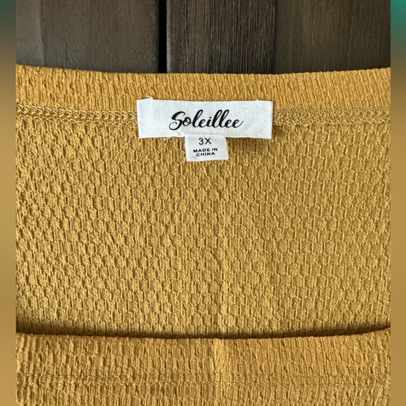 FALL Top 🍁 Gold Yellow Top 3X - Picture 5 of 6